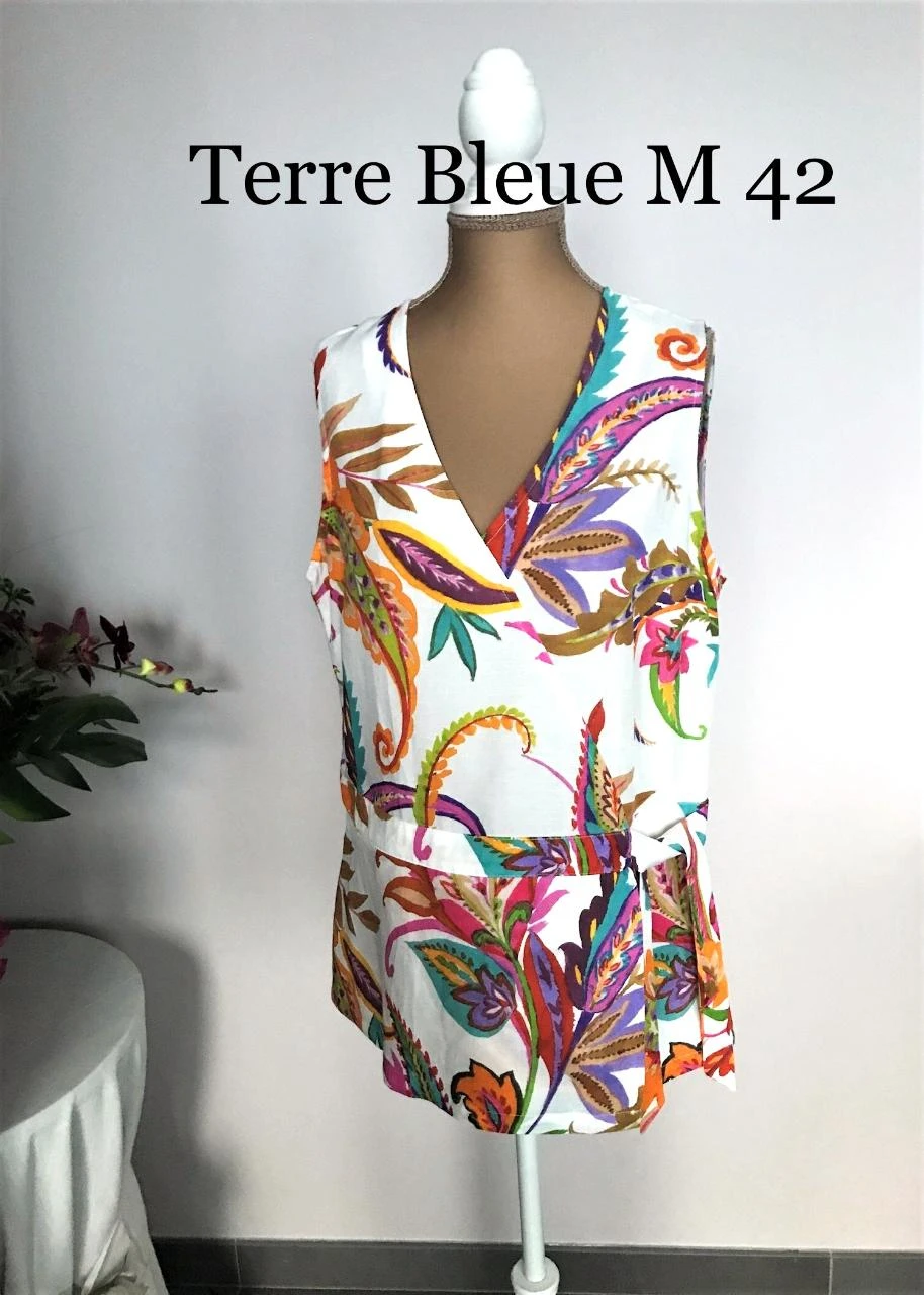 Terre Bleue M42 mooi zomer bloesje met overslag model .